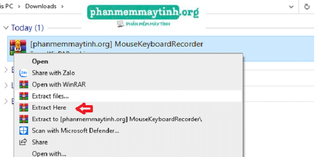 Giải nén file rar vừa tải về máy.